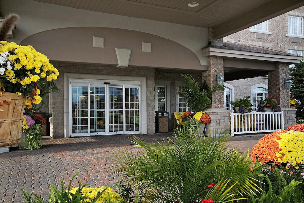 Fairfield & By Marriott Kanata Hotel 3*