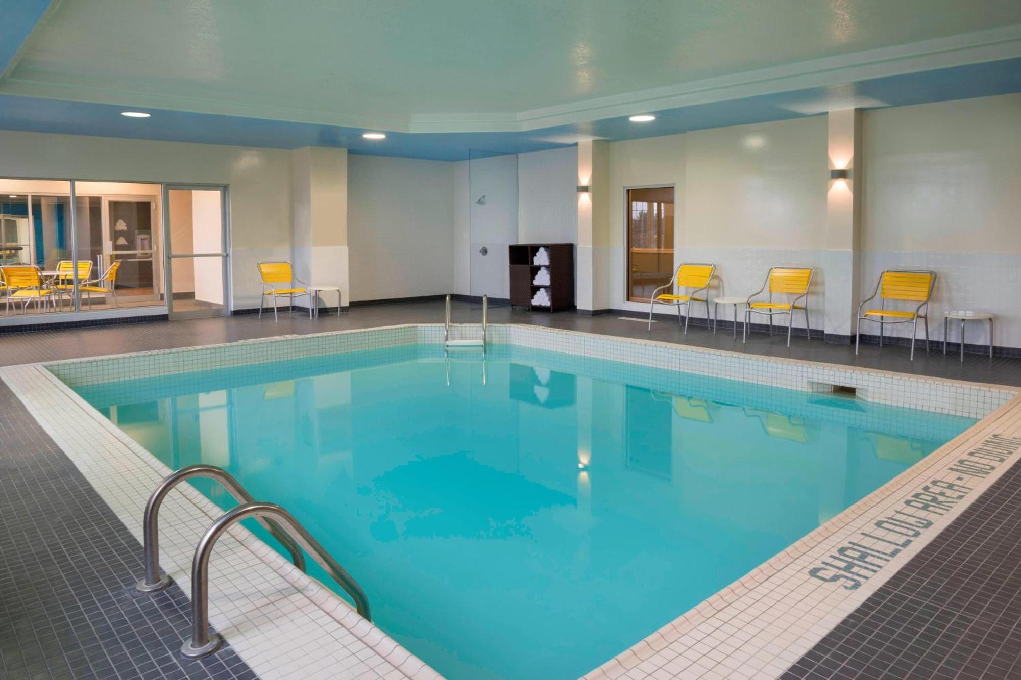 Fairfield & By Marriott Kanata Hotel