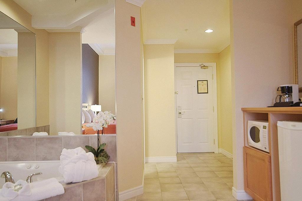 Hotel Fairfield & By Marriott Kanata